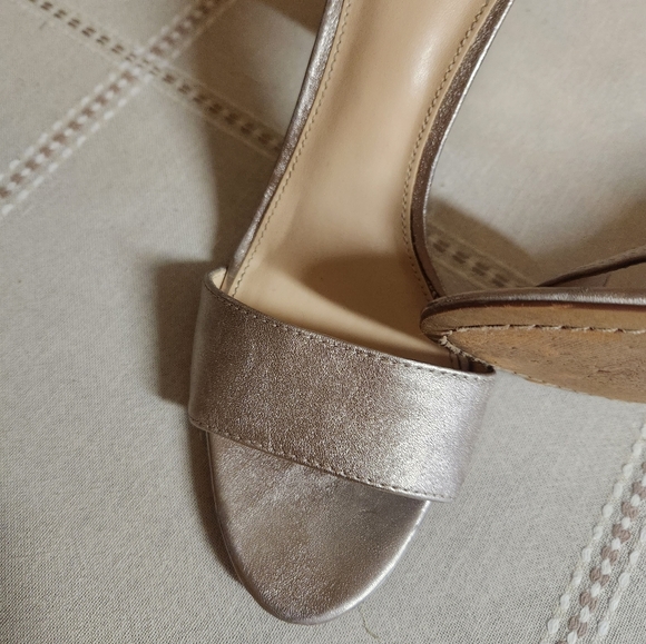 Vince Camuto size 8.5 - Picture 4 of 6